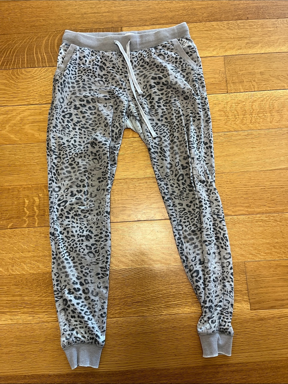 White crow size, small leopard print joggers